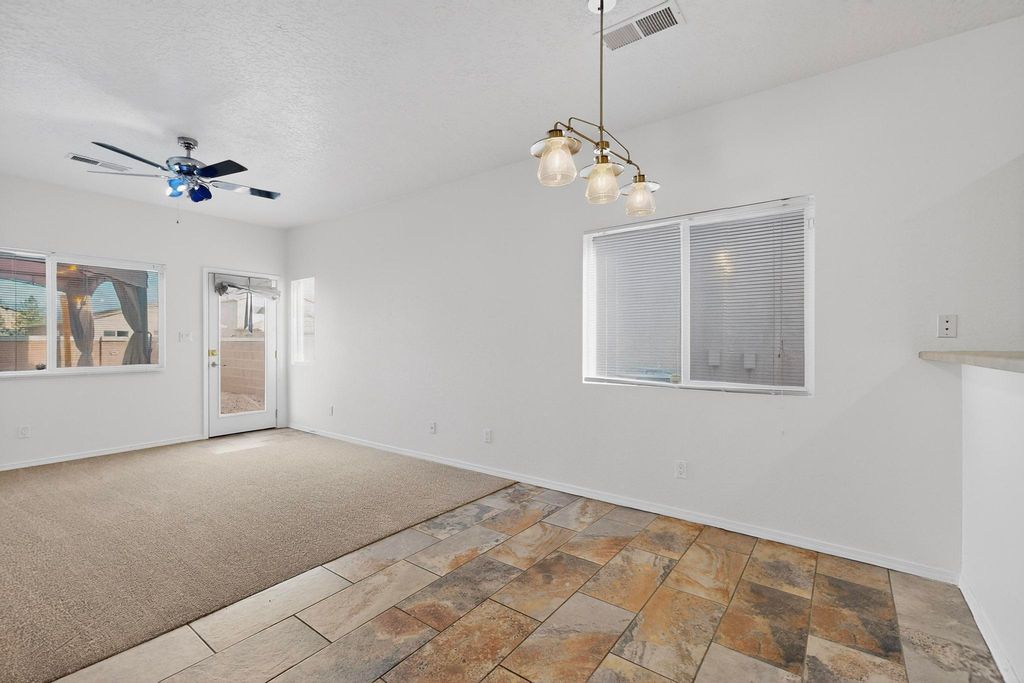 Image 15 of property listing at 8916 Oso Corridor Place NW, Albuquerque, NM 87114