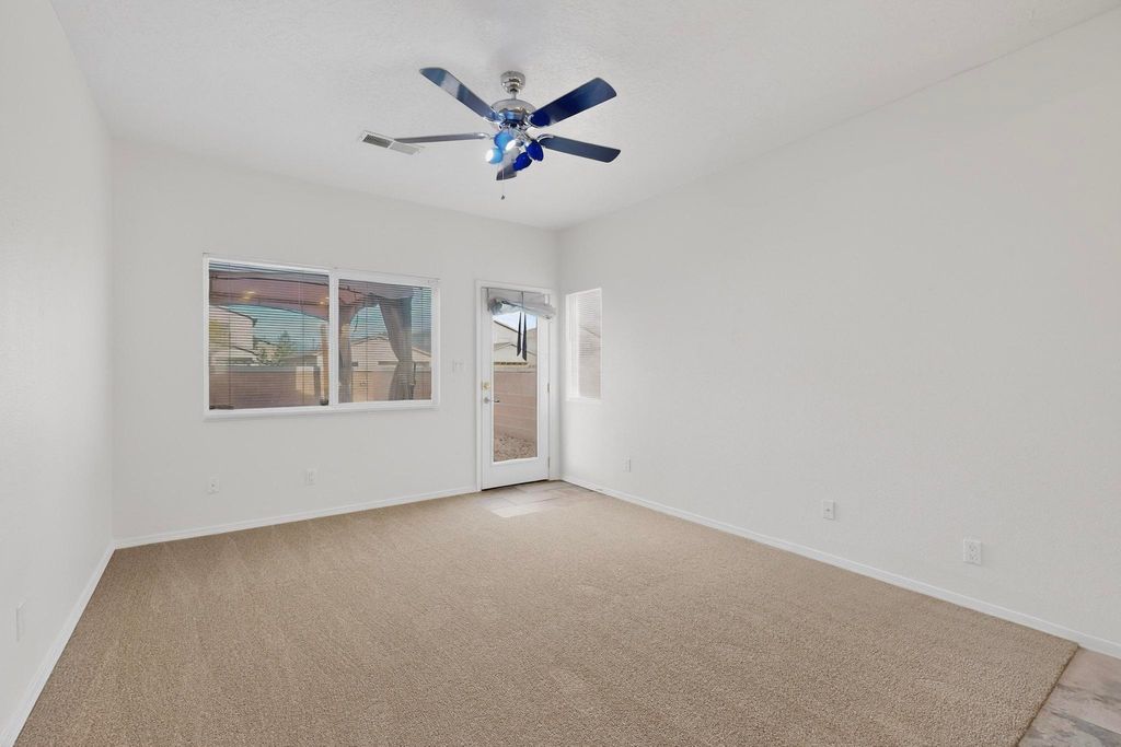 Image 18 of property listing at 8916 Oso Corridor Place NW, Albuquerque, NM 87114