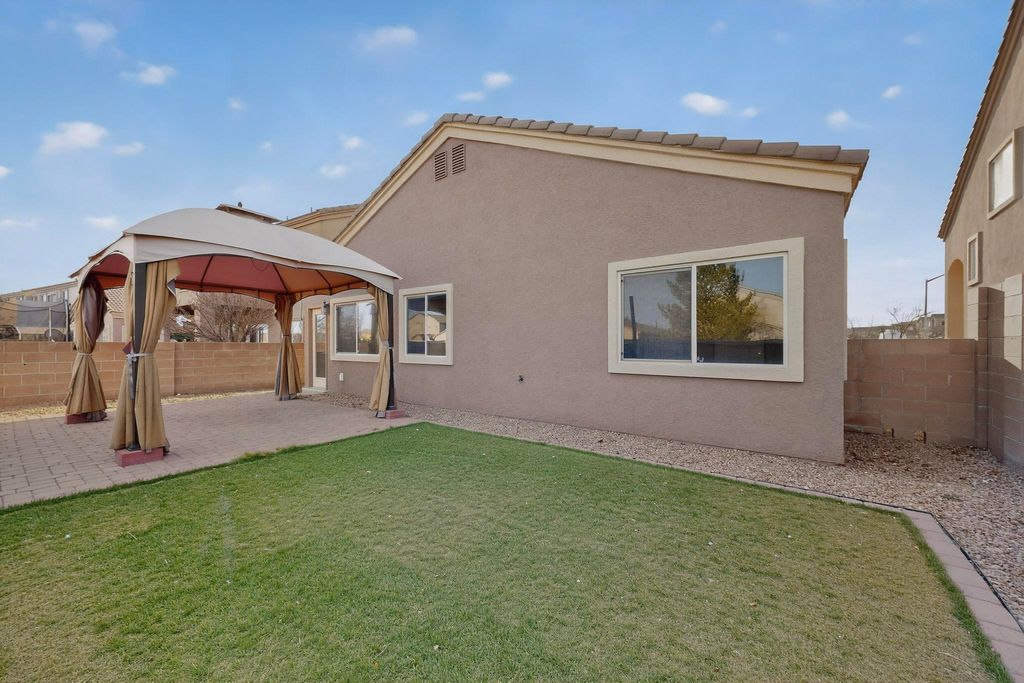 Image 37 of property listing at 8916 Oso Corridor Place NW, Albuquerque, NM 87114