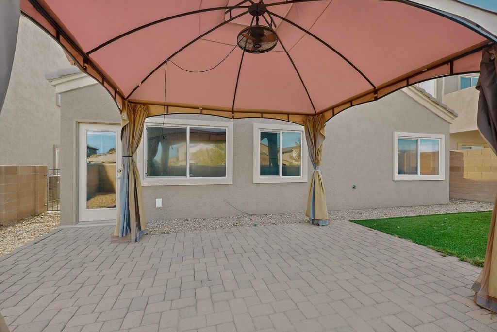 Image 39 of property listing at 8916 Oso Corridor Place NW, Albuquerque, NM 87114