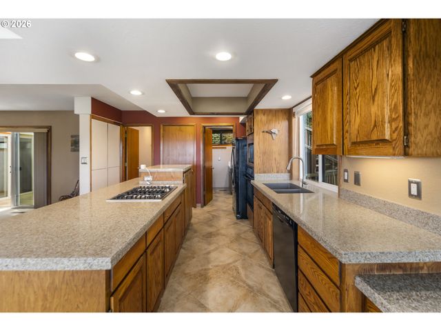 1901 Nw COUCH St, Camas, WA 98607