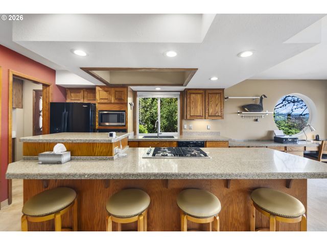 1901 Nw COUCH St, Camas, WA 98607