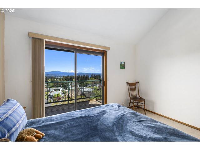 1901 Nw COUCH St, Camas, WA 98607