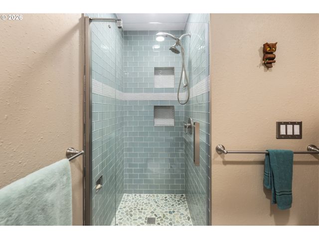 1901 Nw COUCH St, Camas, WA 98607