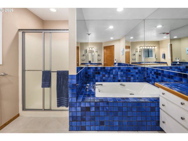 1901 Nw COUCH St, Camas, WA 98607