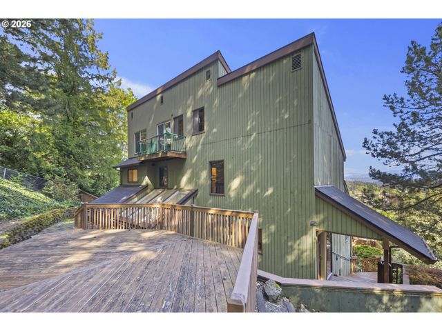 1901 Nw COUCH St, Camas, WA 98607