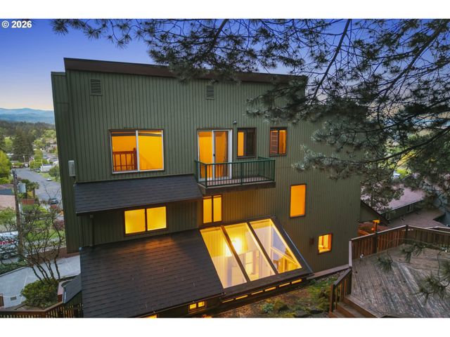 1901 Nw COUCH St, Camas, WA 98607