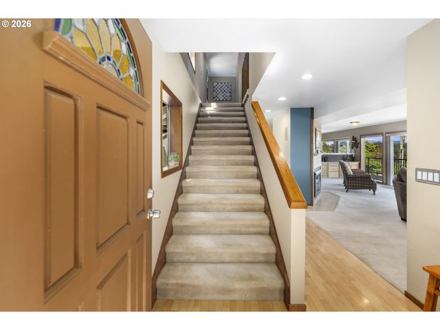 1901 Nw COUCH St, Camas, WA 98607