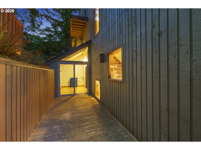1901 Nw COUCH St, Camas, WA 98607