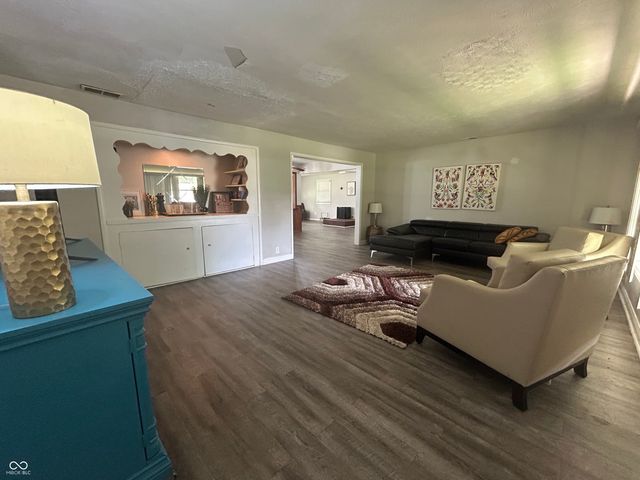 6742 E Michigan Street, Indianapolis, IN 46219