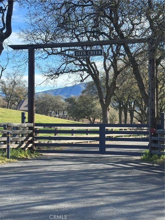 Image 2 of property listing at 27513 Deer Creek Way, Keene, CA 93531