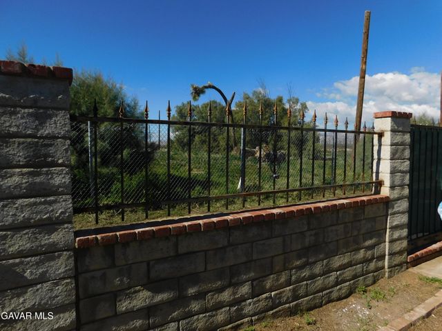 14323 Winchester Drive, Mojave, CA 93501