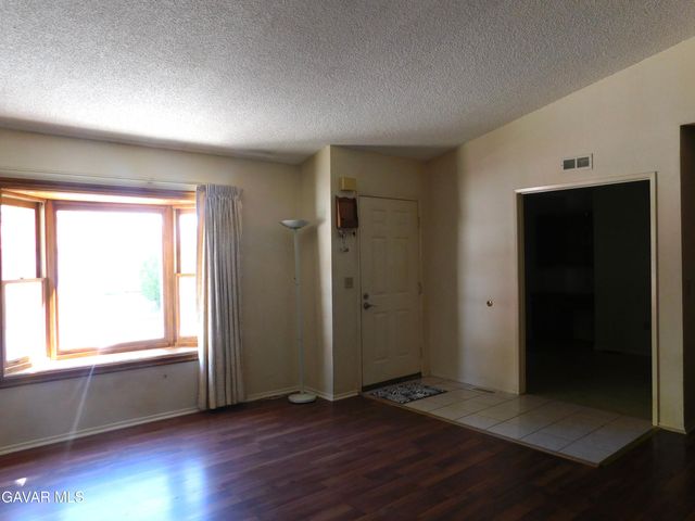 14323 Winchester Drive, Mojave, CA 93501