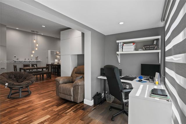 4910 NW 102nd Ave 203-8, Doral, FL 33178