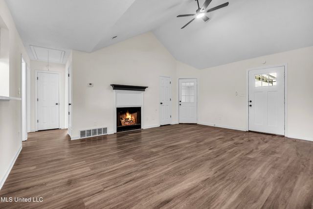 3031 S Caitlynn Circle, Horn Lake, MS 38637
