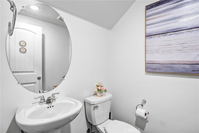 16681 Wyndham 8, Fontana, CA 92336