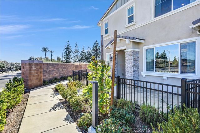 16681 Wyndham 8, Fontana, CA 92336