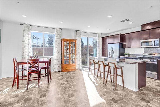 16681 Wyndham 8, Fontana, CA 92336