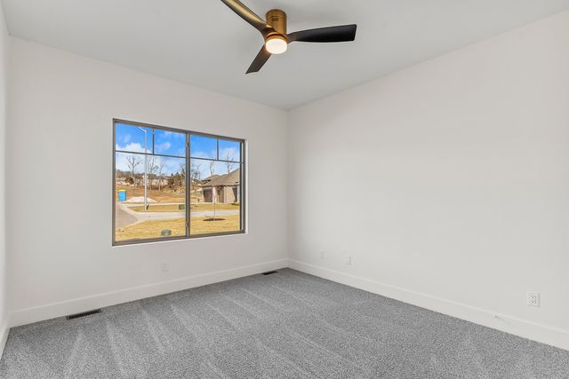 5946 S Hearthstone Court, Springfield, MO 65810