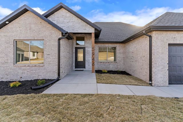 5946 S Hearthstone Court, Springfield, MO 65810