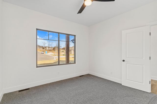 5946 S Hearthstone Court, Springfield, MO 65810