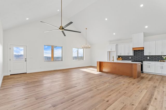 5946 S Hearthstone Court, Springfield, MO 65810