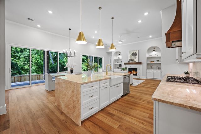 161 Pine Branch Drive, Montgomery, TX 77356