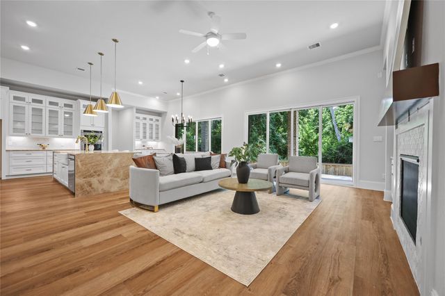 161 Pine Branch Drive, Montgomery, TX 77356