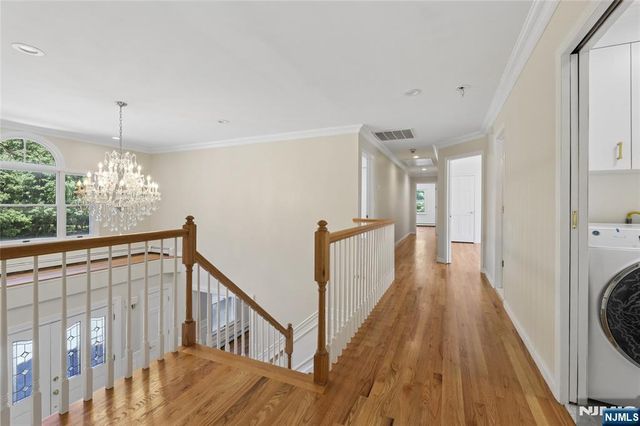 2 W Gate Road, Saddle River, NJ 07458