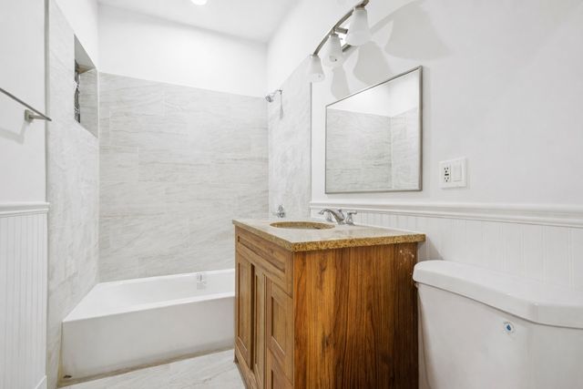 2336 W Taylor Street 1, Chicago, IL 60612