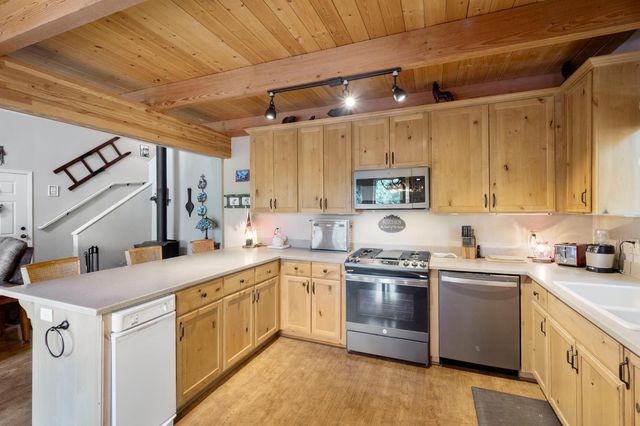 758 Yuroc, Dorrington, CA 95223