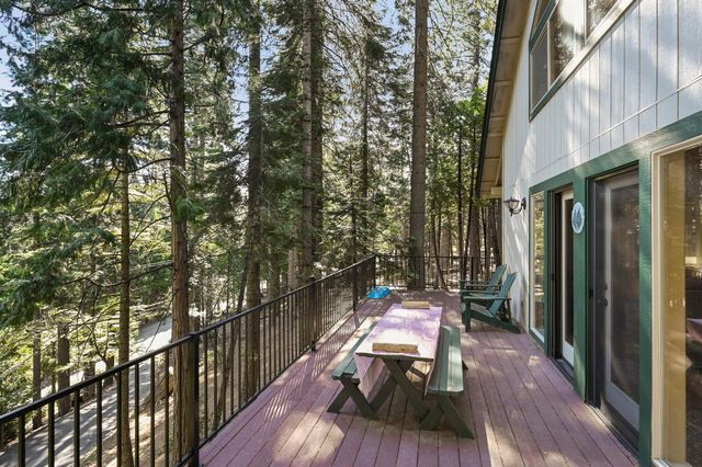 758 Yuroc, Dorrington, CA 95223