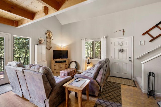 758 Yuroc, Dorrington, CA 95223