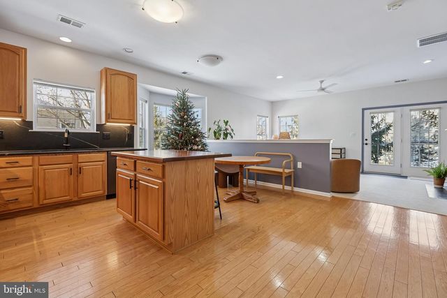 17 PINFLOWER LN, Princeton Junction, NJ 08550