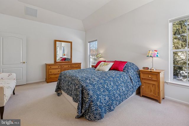 17 PINFLOWER LN, Princeton Junction, NJ 08550