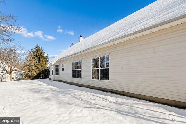 17 PINFLOWER LN, Princeton Junction, NJ 08550