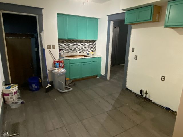 2004 N Dexter Street, Indianapolis, IN 46202
