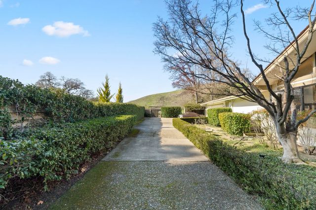 2115 Canyon Oak Ln, Danville, CA 94506