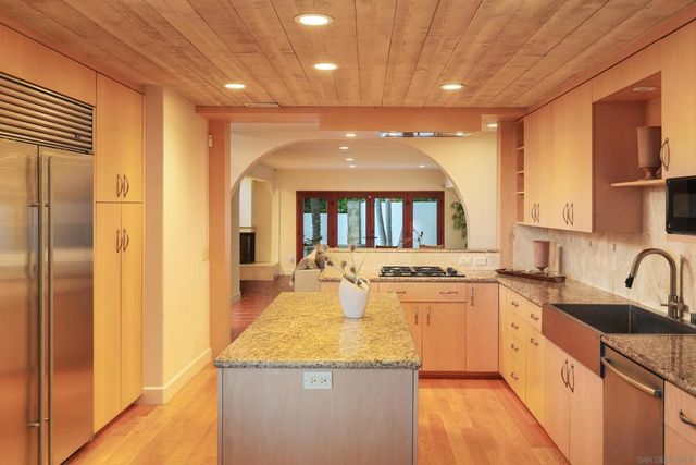 2065 Soledad Avenue, La Jolla, CA 92037