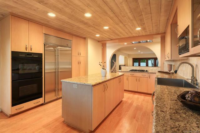 2065 Soledad Avenue, La Jolla, CA 92037
