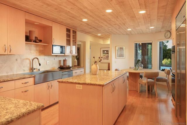 2065 Soledad Avenue, La Jolla, CA 92037