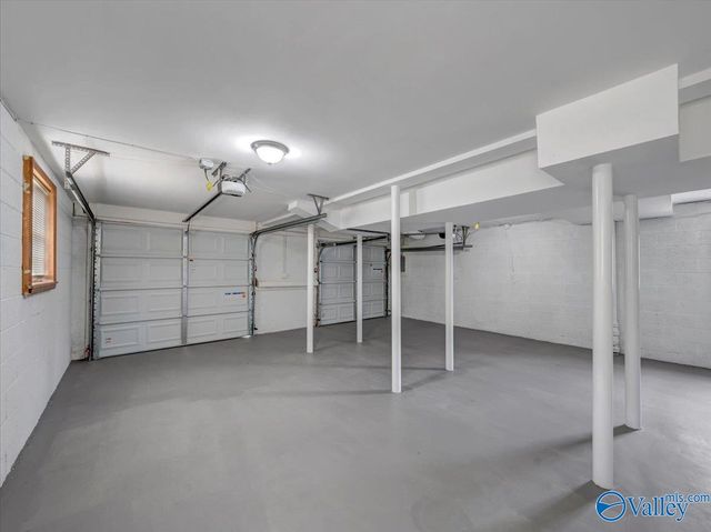 7700 Carlton Drive SW, Huntsville, AL 35802