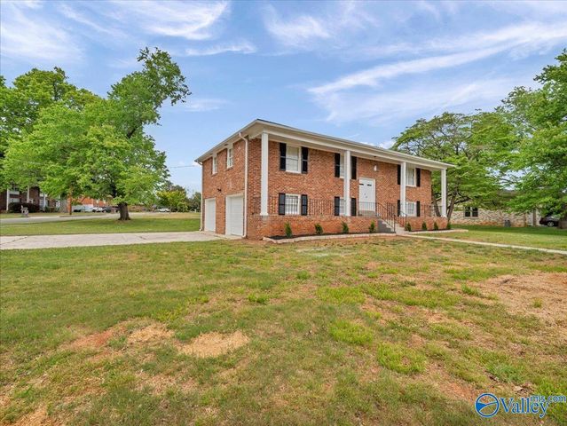 7700 Carlton Drive SW, Huntsville, AL 35802