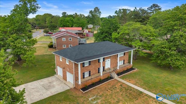 7700 Carlton Drive SW, Huntsville, AL 35802