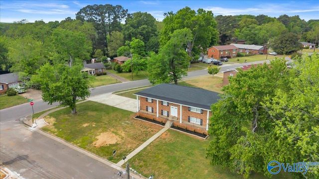 7700 Carlton Drive SW, Huntsville, AL 35802