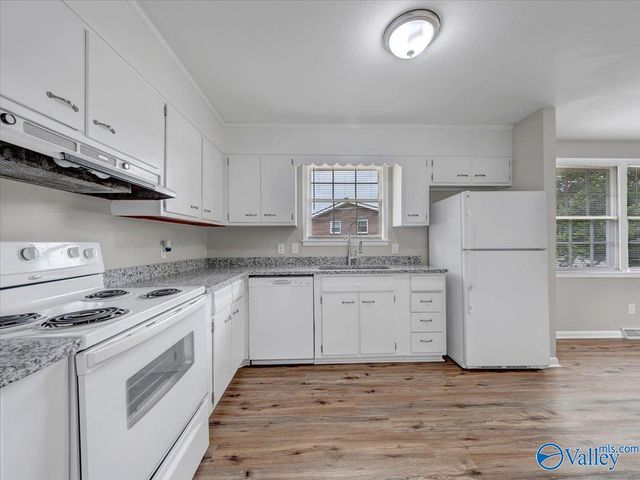 7700 Carlton Drive SW, Huntsville, AL 35802