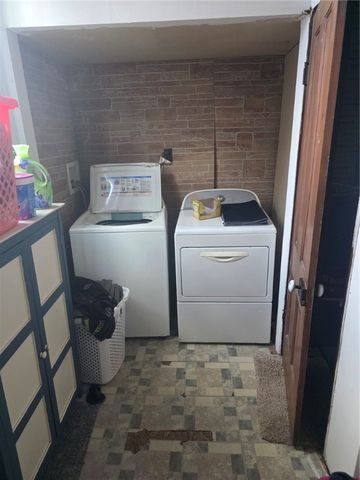 303 S 3rd St, Apollo Boro, PA 15613