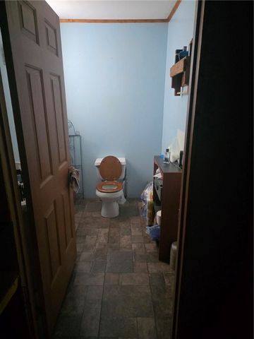 303 S 3rd St, Apollo Boro, PA 15613