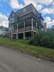 303 S 3rd St, Apollo Boro, PA 15613