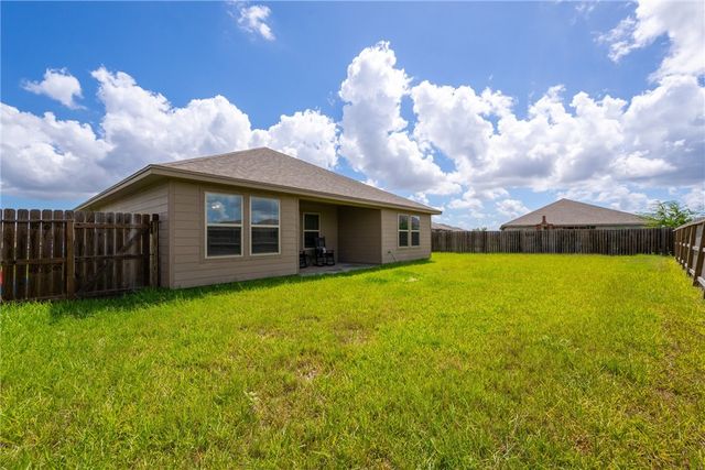 1293 Carnaby St, Corpus Christi, TX 78415